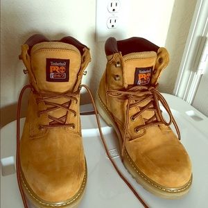 "TIMBERLAND" SIZE 10.5 MEN SHOES. LIKE NEW (used)