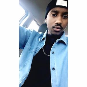 Meet your Posher, Dominique