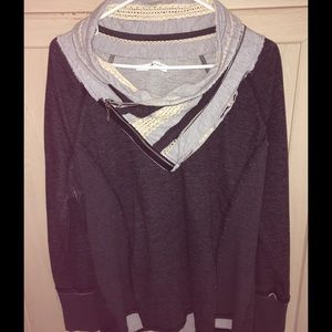 Maurice's new never worn, SZ 1, zipper cowl neck