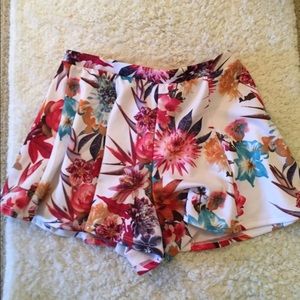 Forever 21 HIGH WAISTED Floral shorts