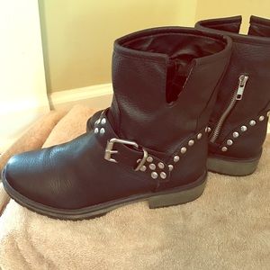 Black leather biker/moto boots