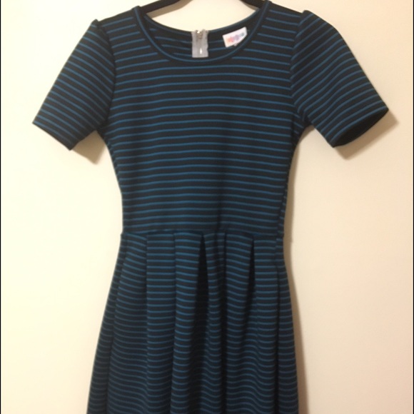 LuLaRoe XS Amelia EEUC - Picture 1 of 3