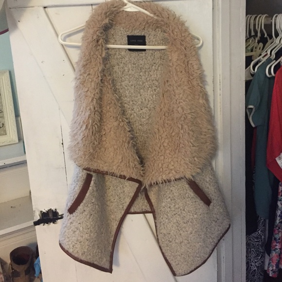 Fur vest - Picture 1 of 4