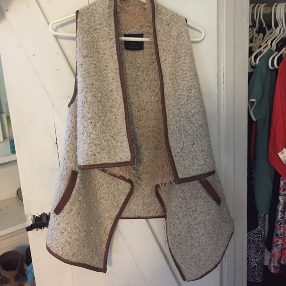 Fur vest - Picture 2 of 4