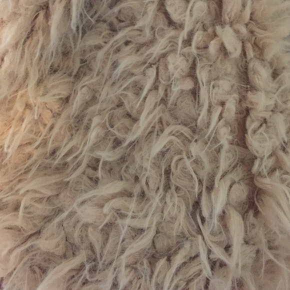 Fur vest - Picture 4 of 4