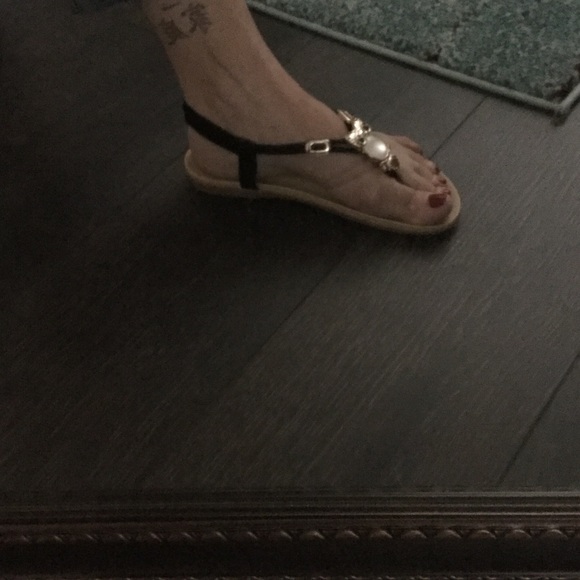 Beautiful Owl Sandals. - Picture 3 of 4