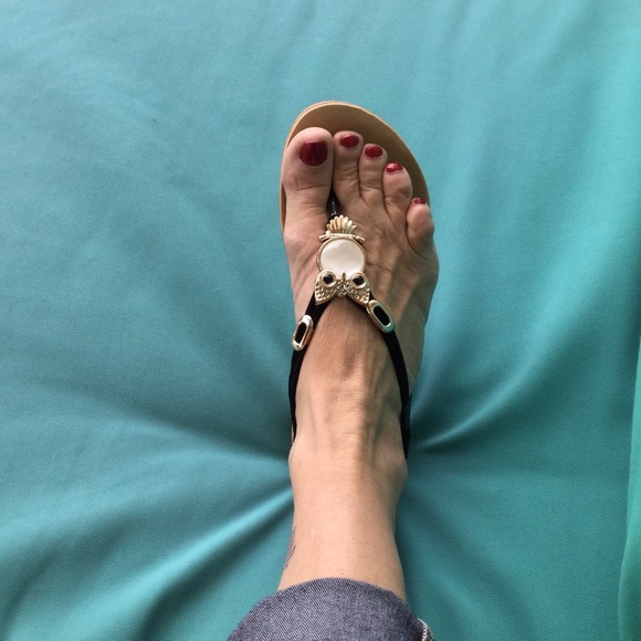 Beautiful Owl Sandals. - Picture 4 of 4