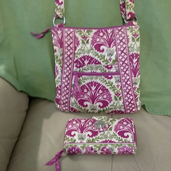 Vera Bradley crossbody hipster and matching wallet