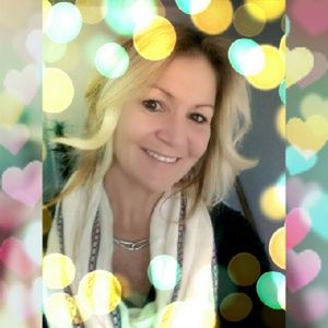 Meet your Posher, Tania