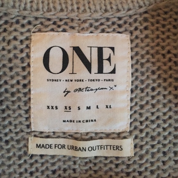 🌫 One Teaspoon 🌫 grey knit sweater 😍😍 - Picture 2 of 4