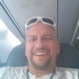 Meet your Posher, Cliff