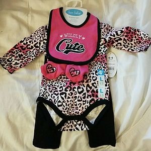 Wildly CUTE 4 piece set for baby girl