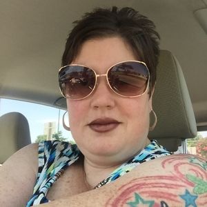 Meet your Posher, Dana