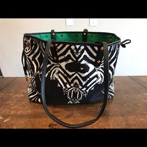 AUTHENTIC MCM Medium Liz Reversible Shopper 🎀🎀