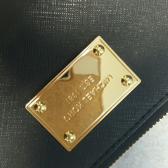 AUTHENTIC Michael Kors Wristlet Jet Set Black - Picture 2 of 4