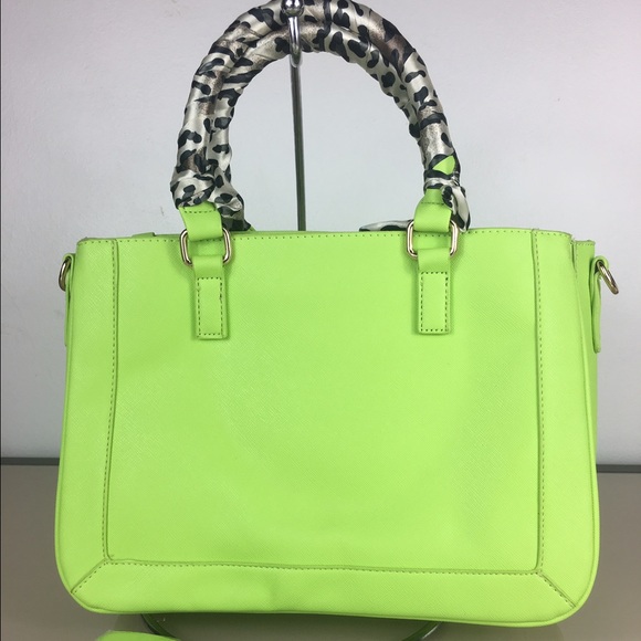 Sold 🔥BCBG Paris Scarf Story - Picture 4 of 8