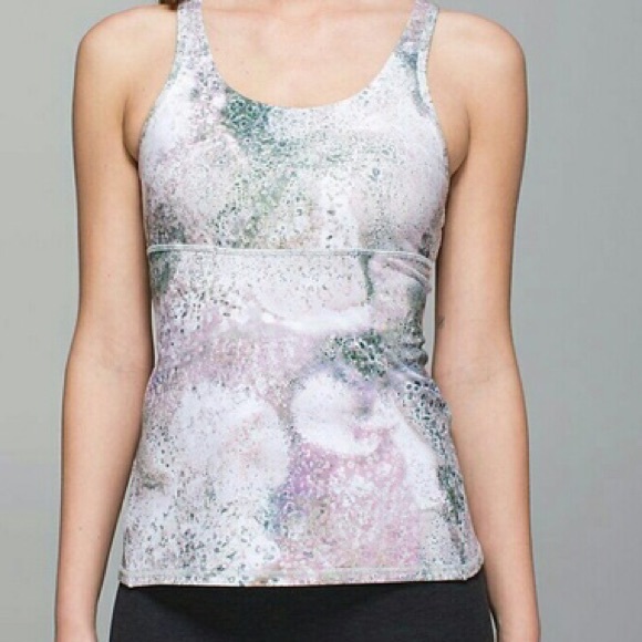 🍋Size 4 Lululemon crossback tank w shelf bra