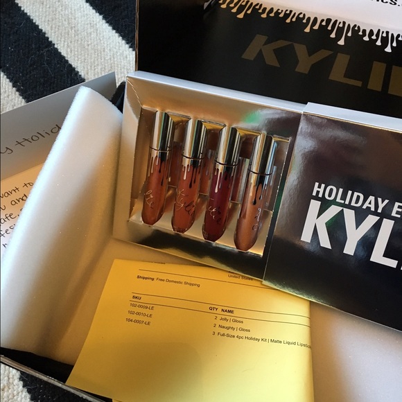 Kylie Full Size Four Piece Holiday Set - Picture 2 of 4