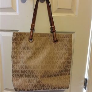 Michael Kors Signature Tote Bag