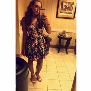 Meet your Posher, Lorine