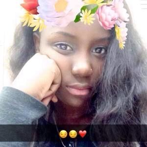 Meet your Posher, Dayana