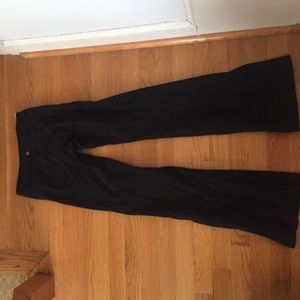 Black reversible Lululemon pants