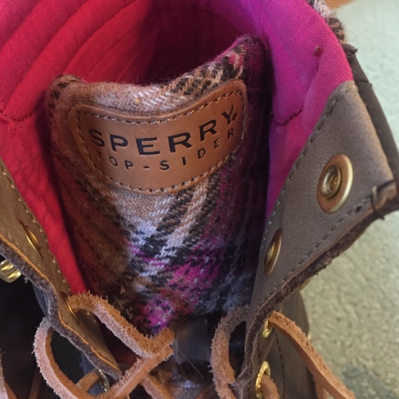 Lace up winter sperry shoes - Picture 3 of 4