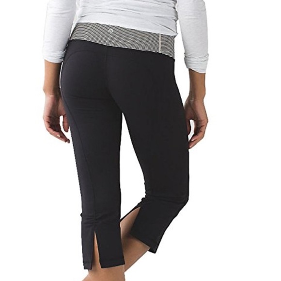 Size 6 Lululemon Gather & Crow Crop II black