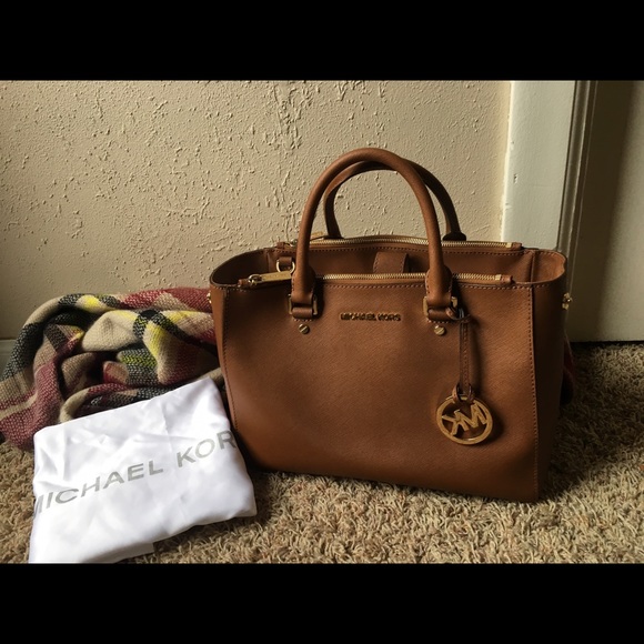 Michael Kors Handbags - Auth Michael Kors w/bag, box, receipt