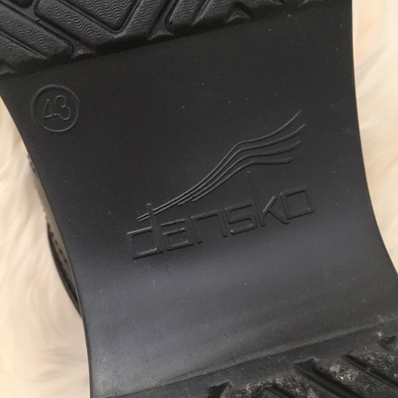 Dansko Shoes - Dansko Professional Clog | Like New | Unisex Black Dansko Shoes - Dansko Professional Clog | Like New | Unisex Black