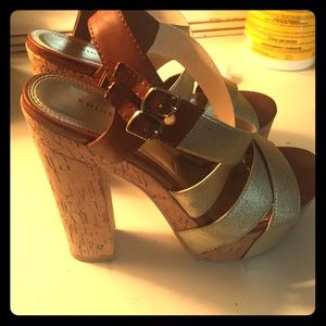 Chinese Laundry Gold Platform Sandal