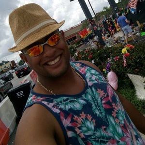 Meet your Posher, Luis orlando