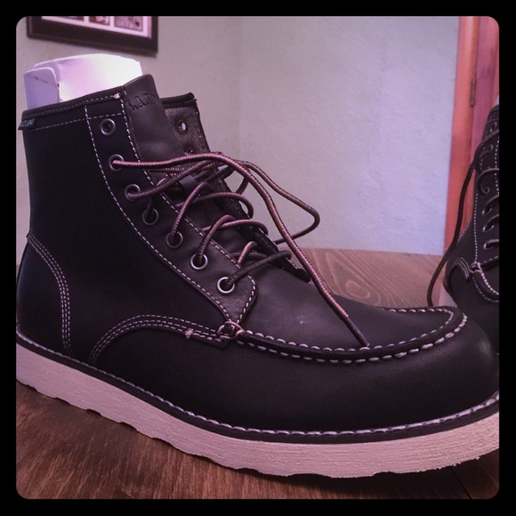 Fresh pair of Eastland boots.