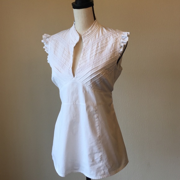 BCBGMaxAzria Tops - BCBGMAXAZRIA embroidered detail  blouse