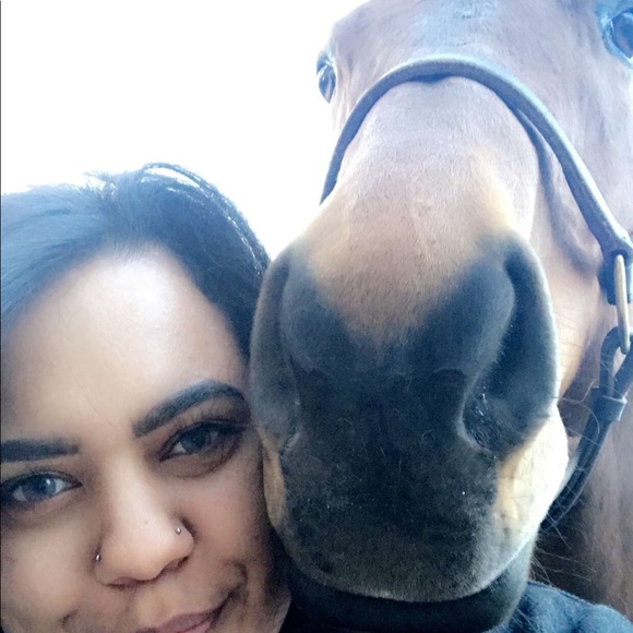 Meet your Posher, Kayla - Picture 3 of 4