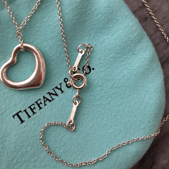 Tiffany and co small open heart pendant - Picture 4 of 8