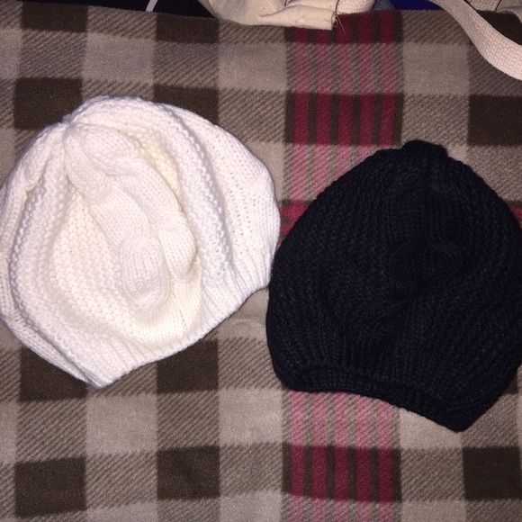 2 cable knit beret beanies