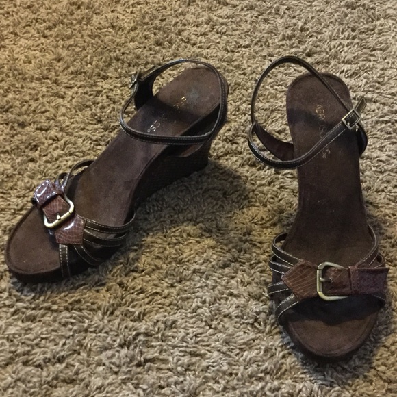 Aerosols sandal