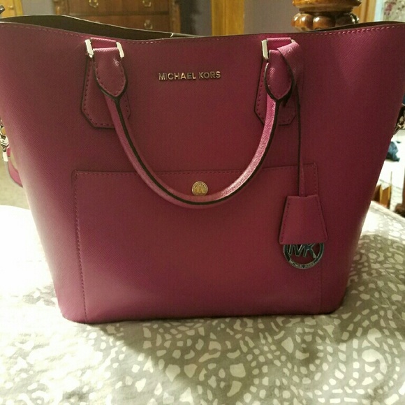 Michael Kors Purse - Picture 1 of 3