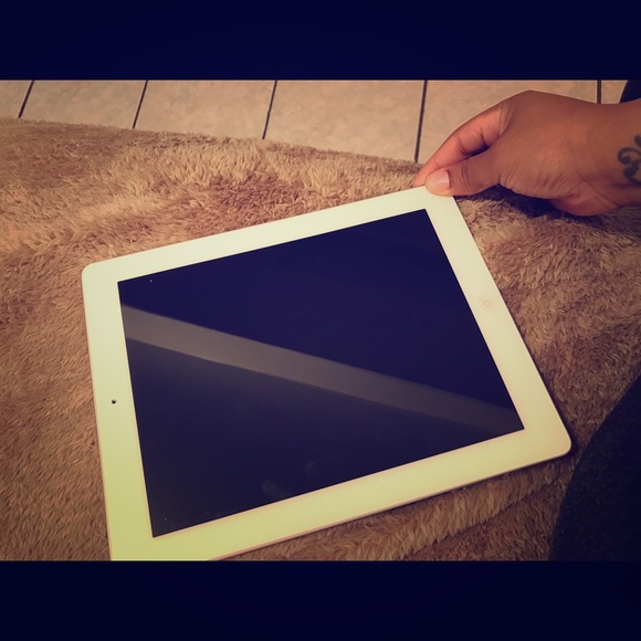 White 4th generation iPad