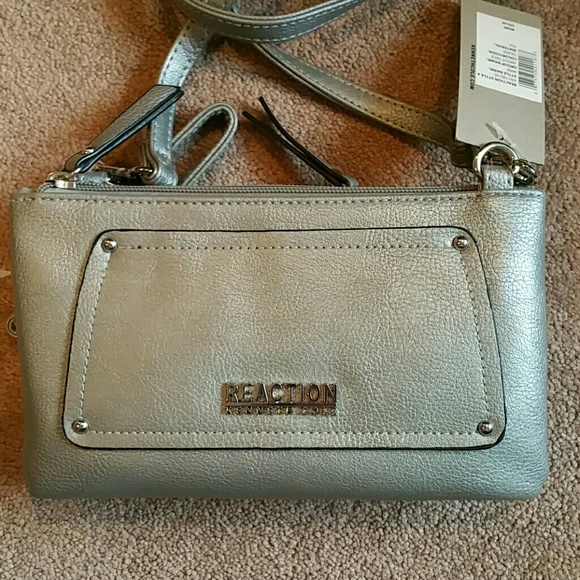Kenneth Cole wristlet - Picture 1 of 2
