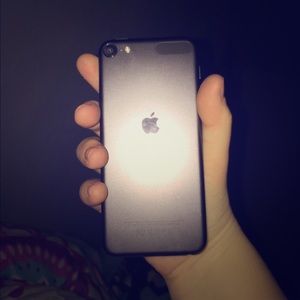 Apple IPod Touch 6th Generation