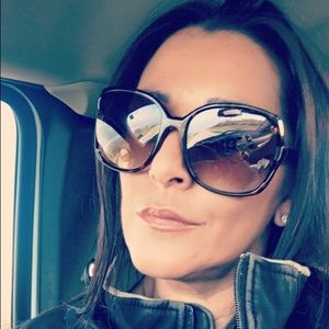 Meet your Posher, Monica