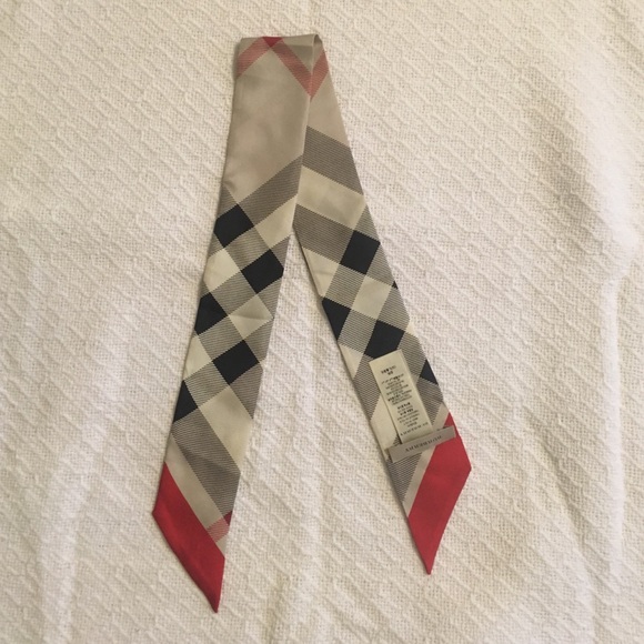 *Final Sale* Burberry Check Print Slim Silk Scarf