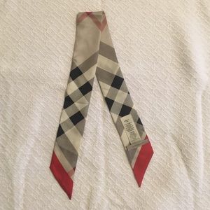*Final Sale* Burberry Check Print Slim Silk Scarf
