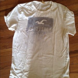 Hollister tshirt