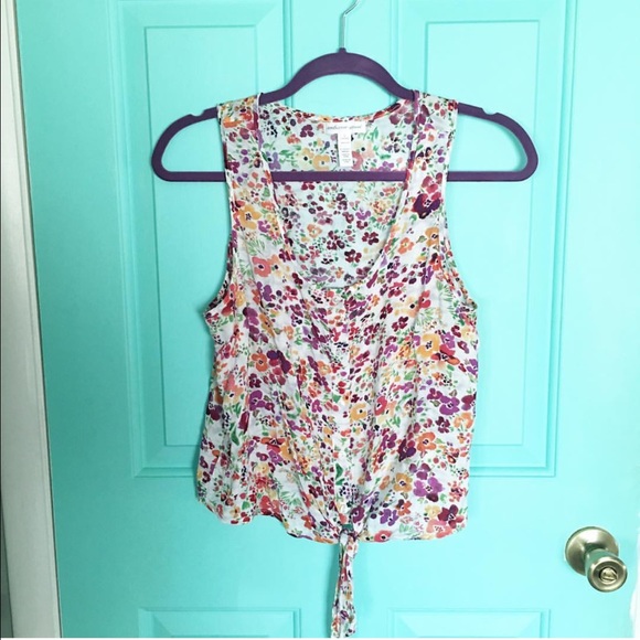 Floral crop top with tie