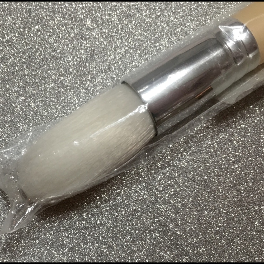 BareEscentuals Hydrate and Brighten Brush New