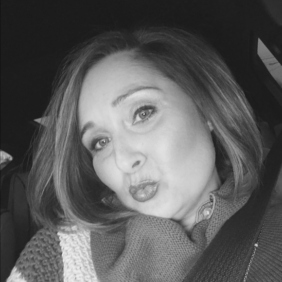 Meet your Posher, Angela - Picture 1 of 1