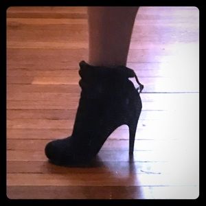 Aldo black suede slouch booties (sz 8)